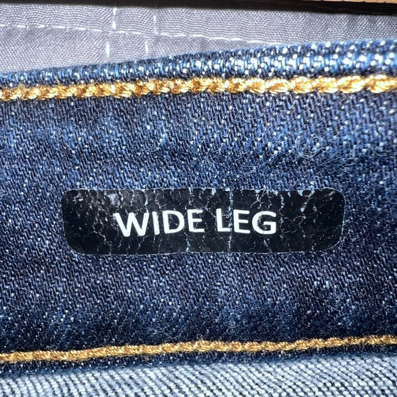 Judy Blue Jeans - Picture 4 of 10